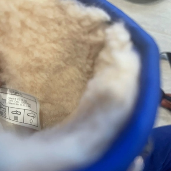 Ugg Classic Short Sequin Shimmering Wool Shearling Blue Navy Tonal Boots 6 EUC - Picture 9 of 9